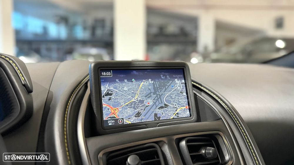 Aston Martin DB11 Volante V8 - 22