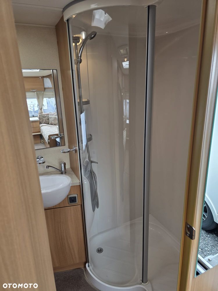SWIFT CHARISMA 230 - 20