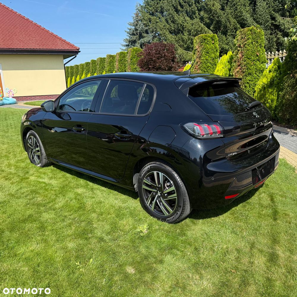 Peugeot 208 - 12