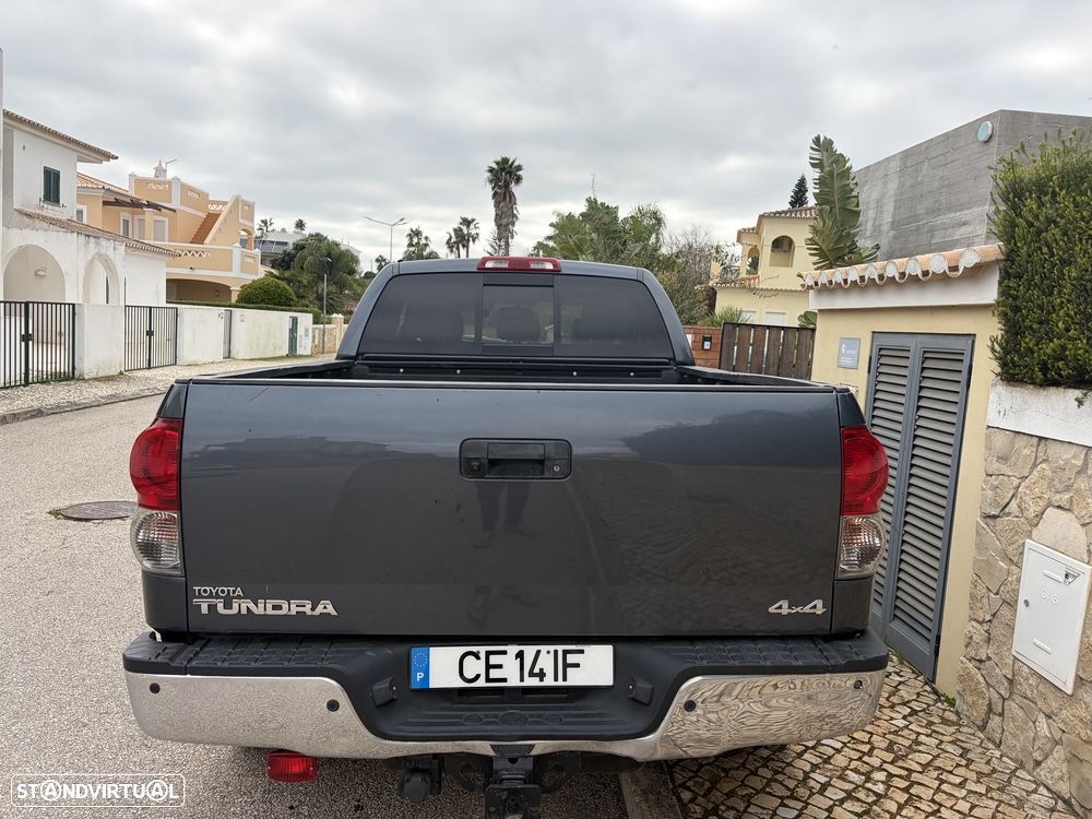 Toyota Hilux - 3
