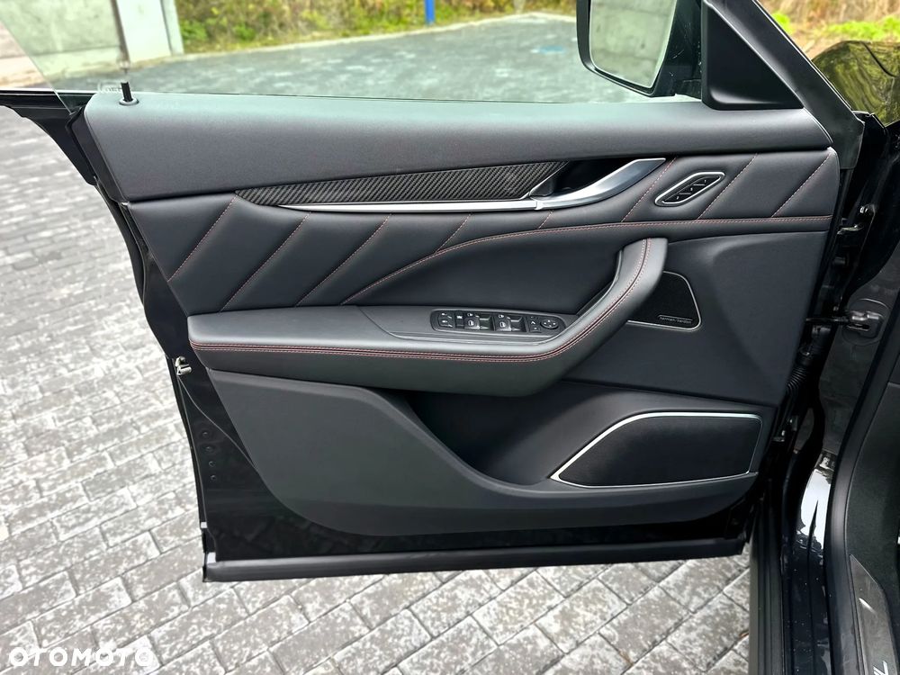 Maserati Levante GTS Q4 - 15