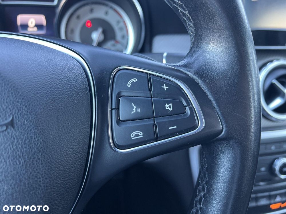 Mercedes-Benz GLA - 22