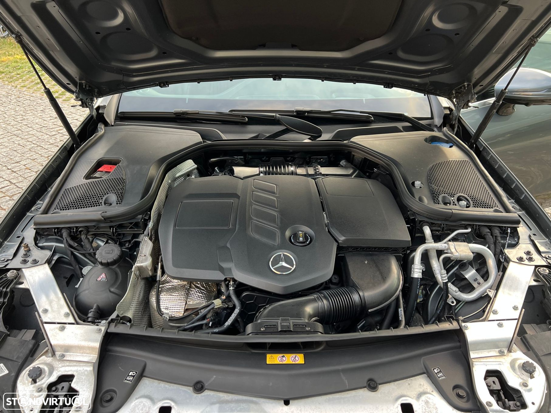 Mercedes-Benz E 220 d Coupe 9G-TRONIC AMG Line - 10