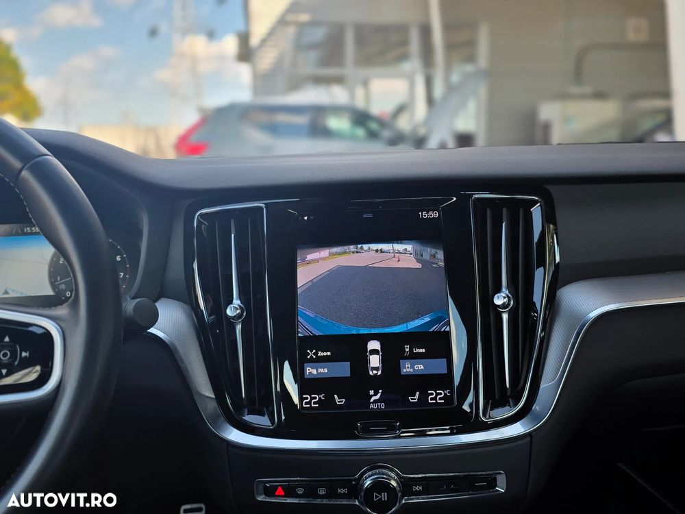 Volvo S60 B4 MHEV AT Plus Dark - 25