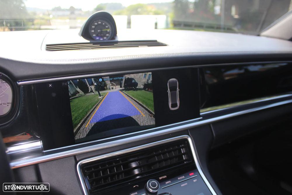 Porsche Panamera Sport Turismo 4 E-Hybrid Platinum Edition - 18