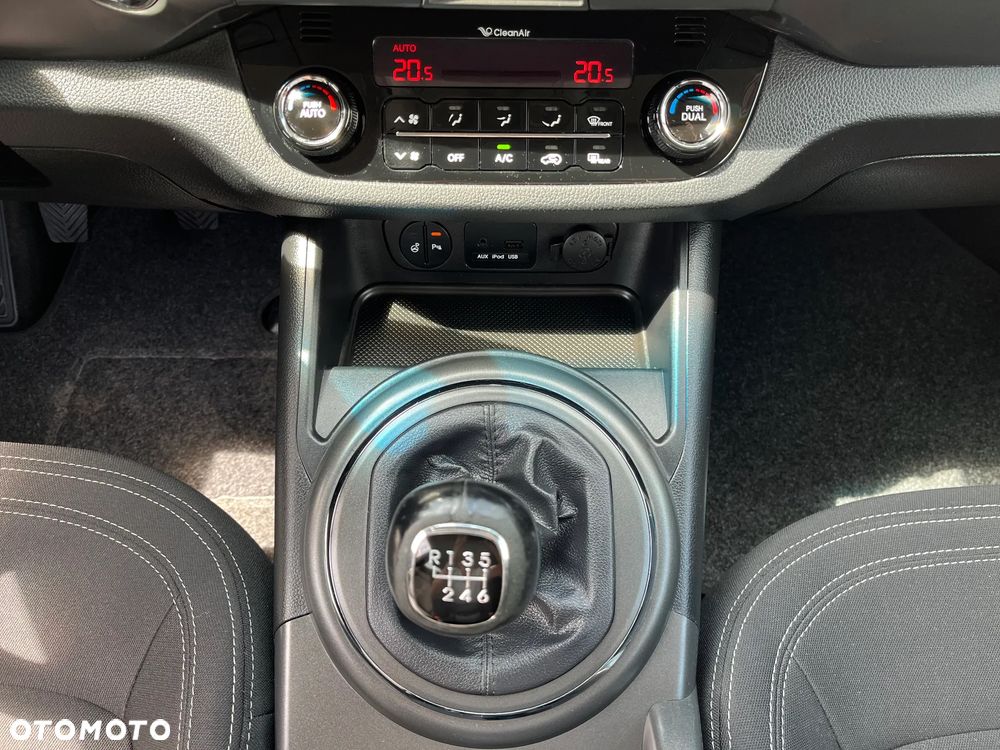 Kia Sportage 2,0 CRDI AWD Dream-Team Edition - 29