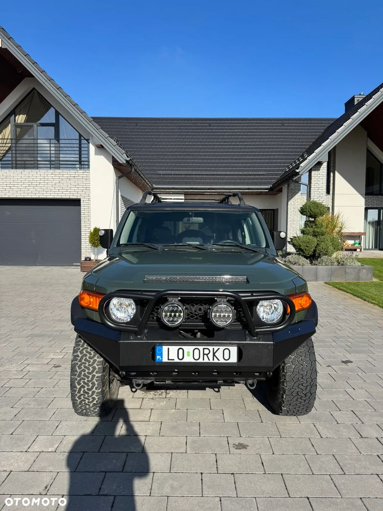Toyota Fj 2012 photo 2