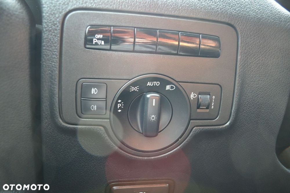 Mercedes-Benz Vito - 22
