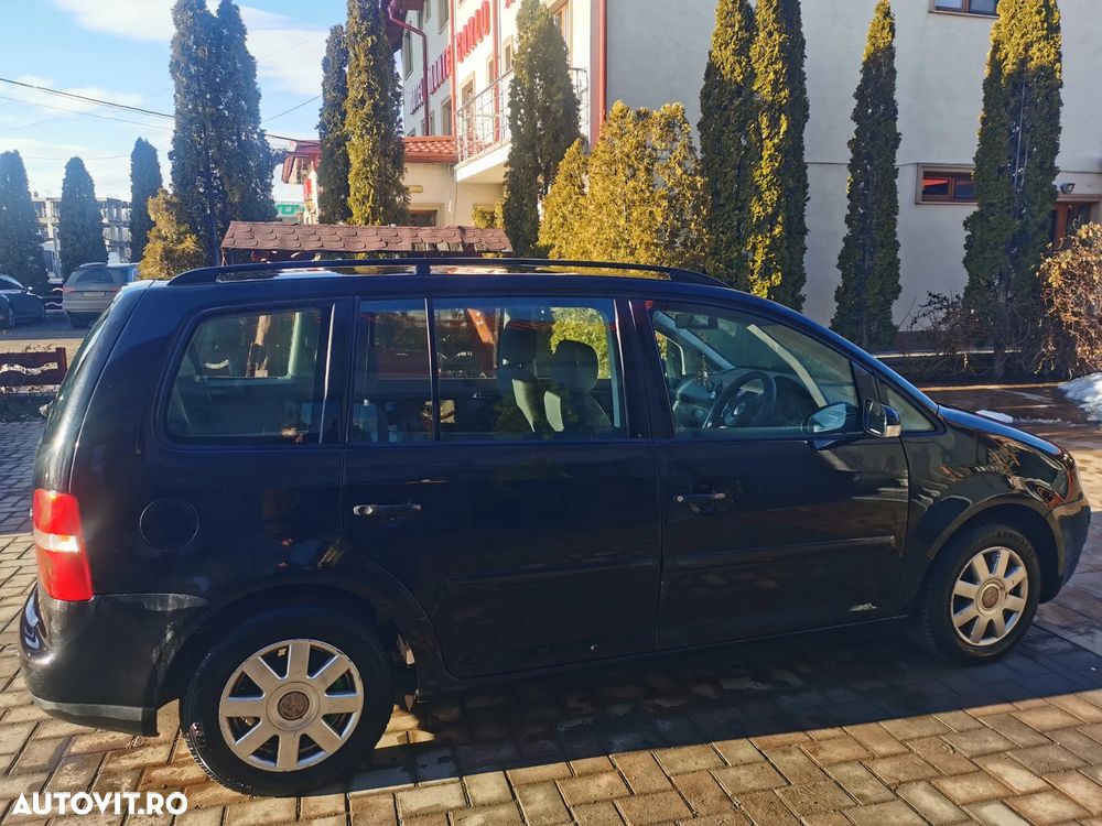Volkswagen Touran 1.9 TDI DPF Conceptline - 3