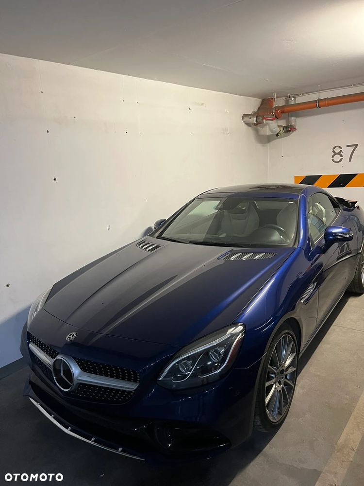 Mercedes-Benz SLC - 1
