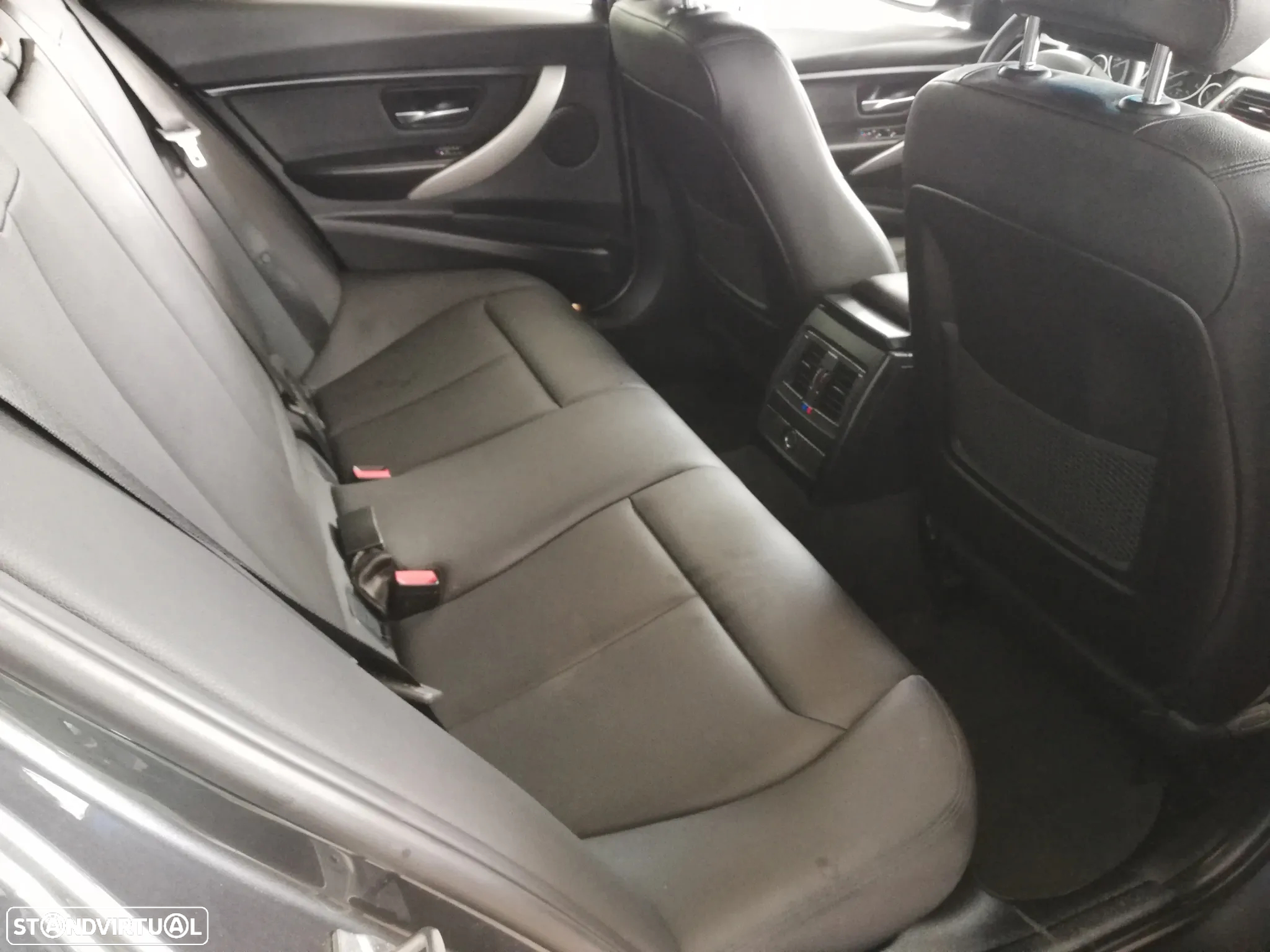 BMW 318 d Touring - 9