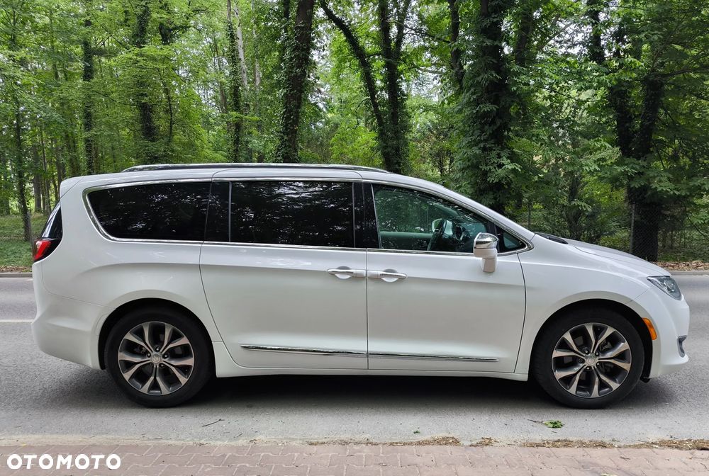 Chrysler Pacifica - 6