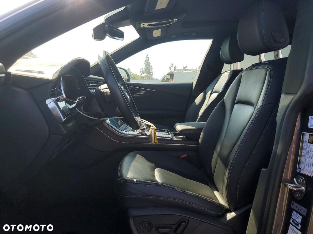 Audi Q8 - 8