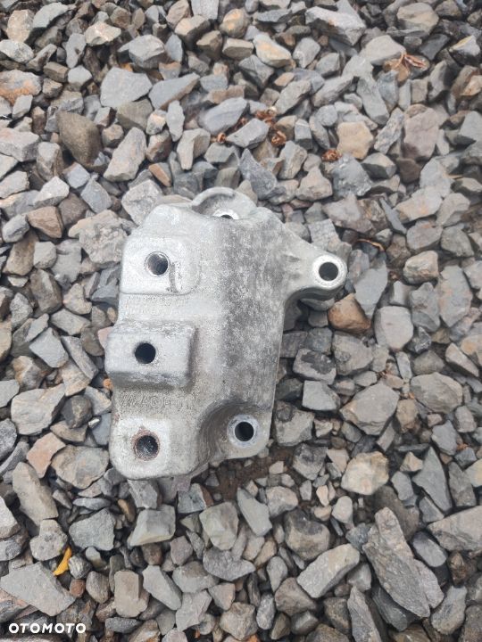 Łapa podpora skrzyni 1.2 1.4 TSI Skoda Octavia Seat Leon Audi A3 VW Golf Passat 1K0199117CF - 1