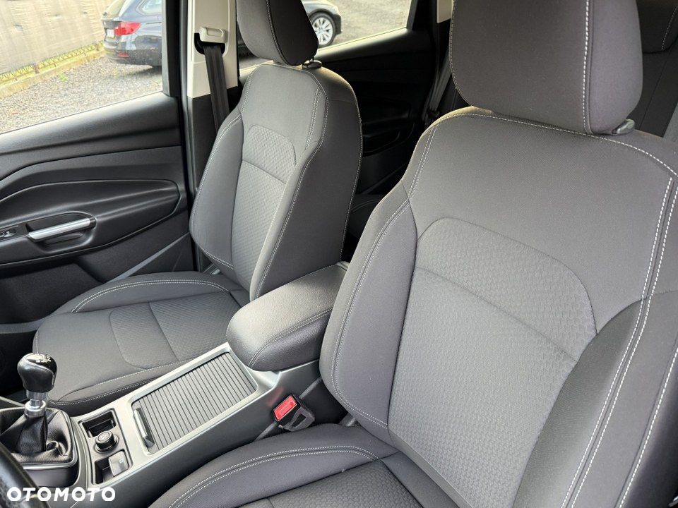 Ford Kuga 1.5 EcoBoost 2x4 Titanium - 20