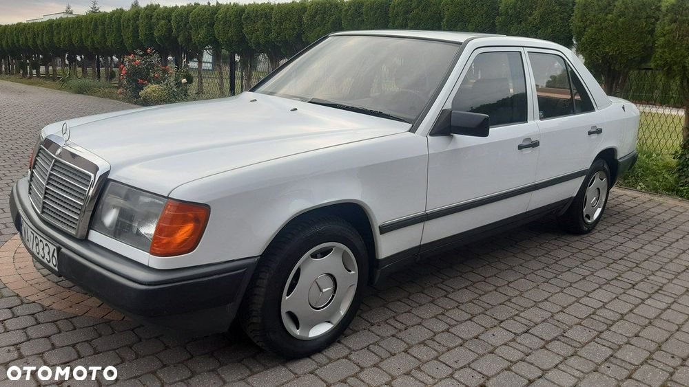 Mercedes-Benz W124 (1984-1993) - 21