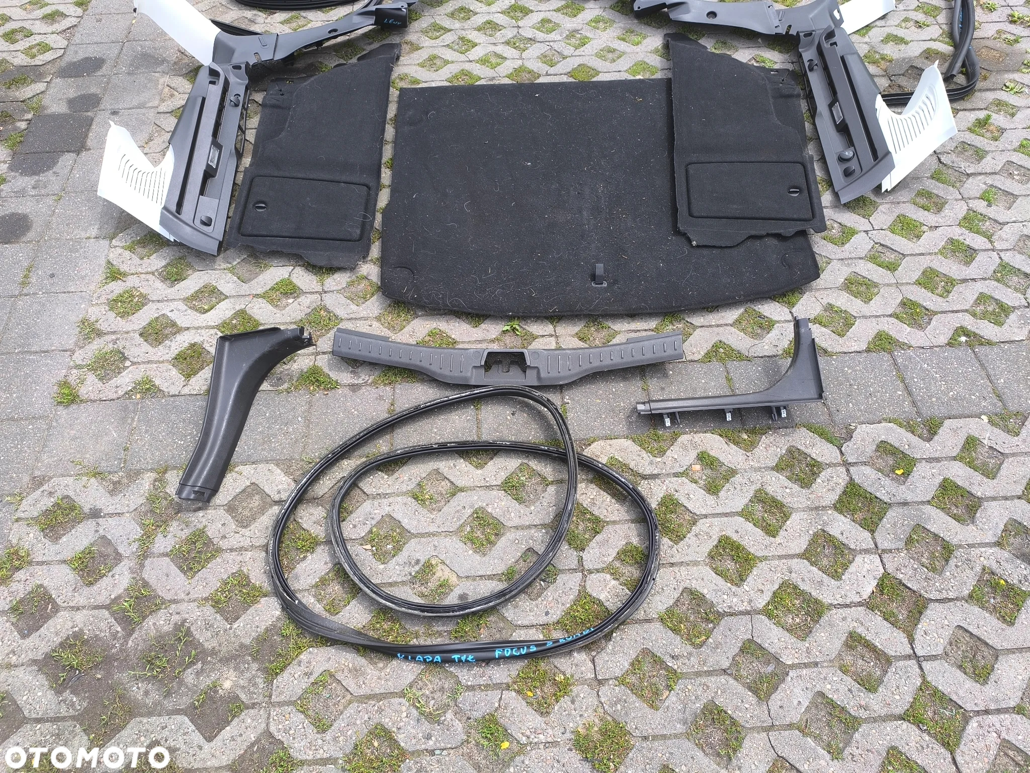 ford focus MK3 lift kombi boczki bagażnika uszczelki drzwi dywaniki - 3