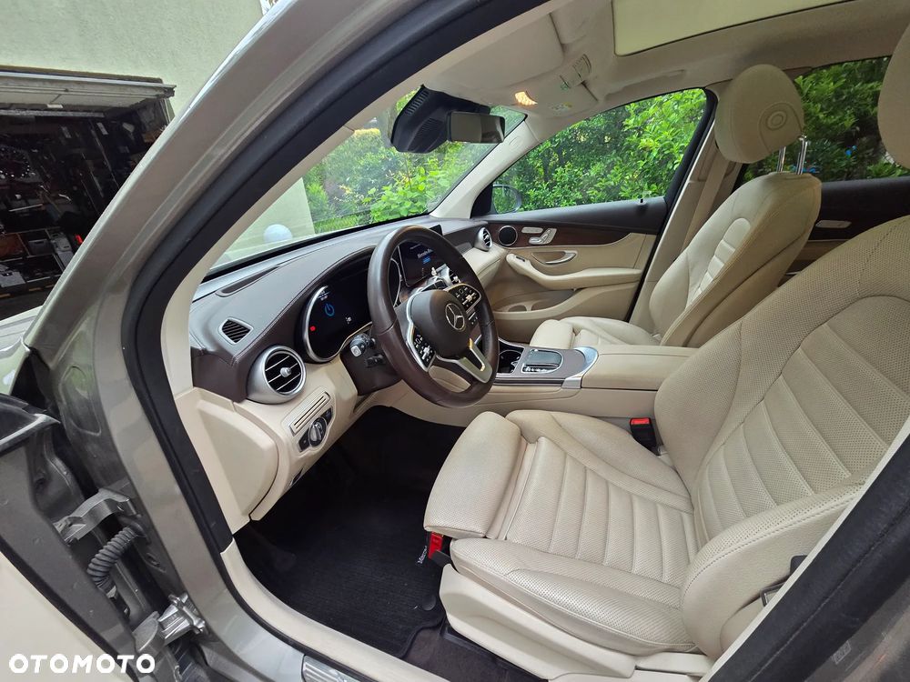 Mercedes-Benz GLC 300 de 4-Matic Business Edition - 4