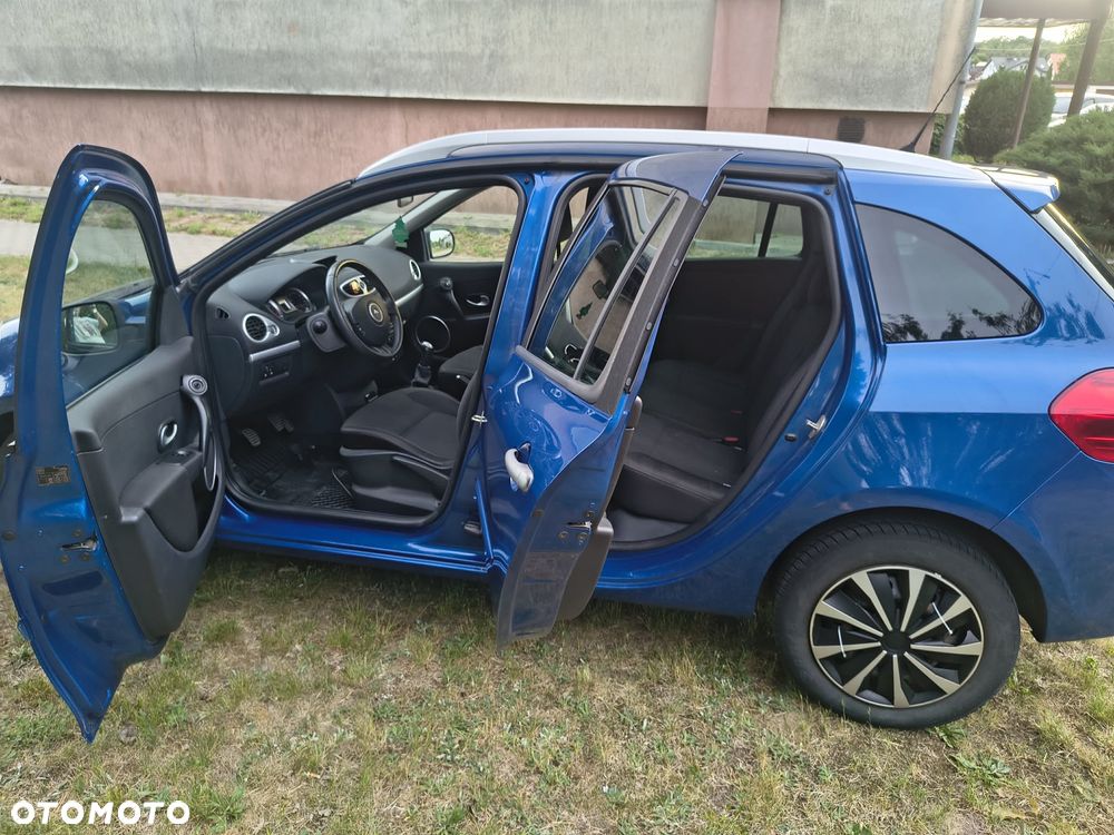 Renault Clio - 11