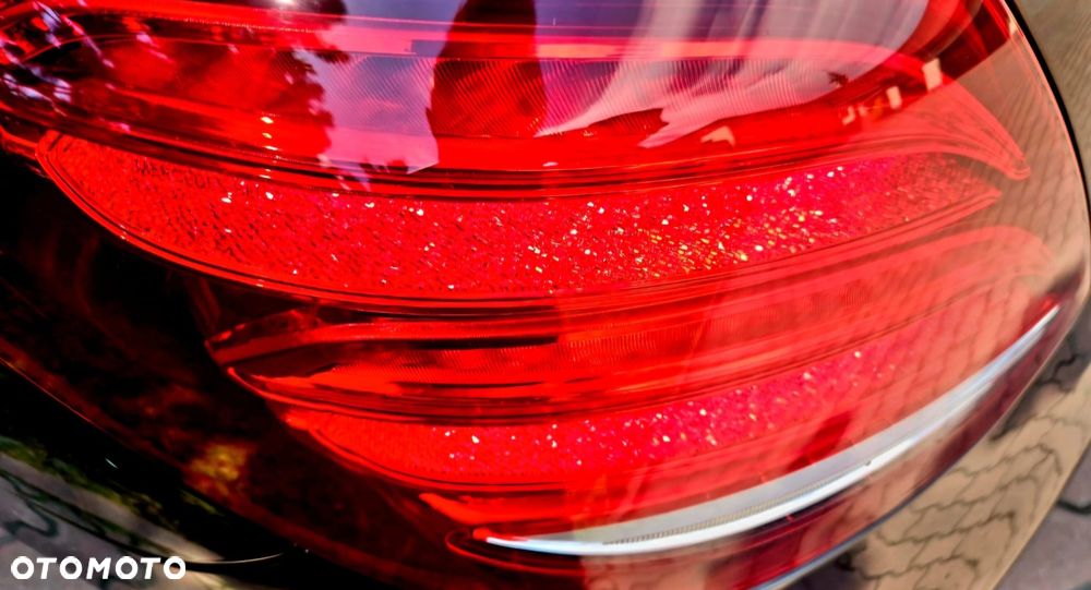 Mercedes-Benz Klasa E 220 d 9G-TRONIC - 17