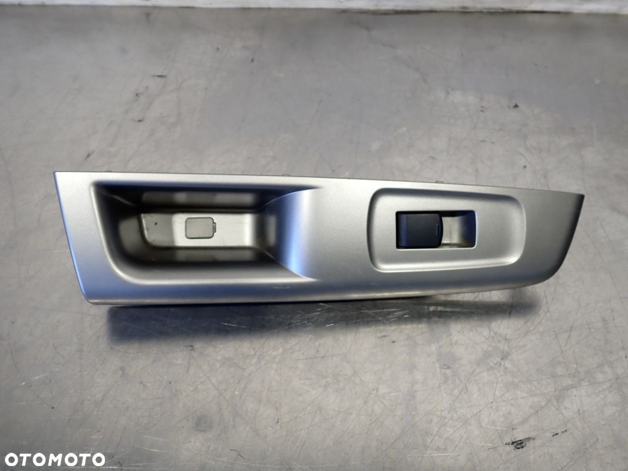 PANEL STEROWANIA SZYB LEWY TYŁ SUBARU IMPREZA 1.5 - 1