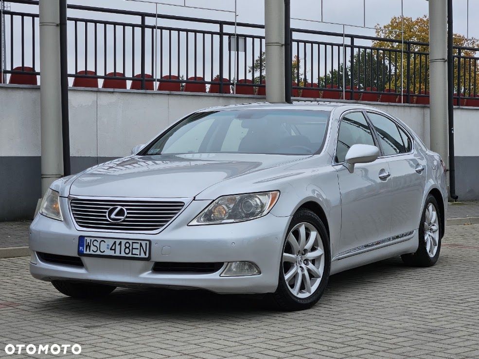 Lexus LS