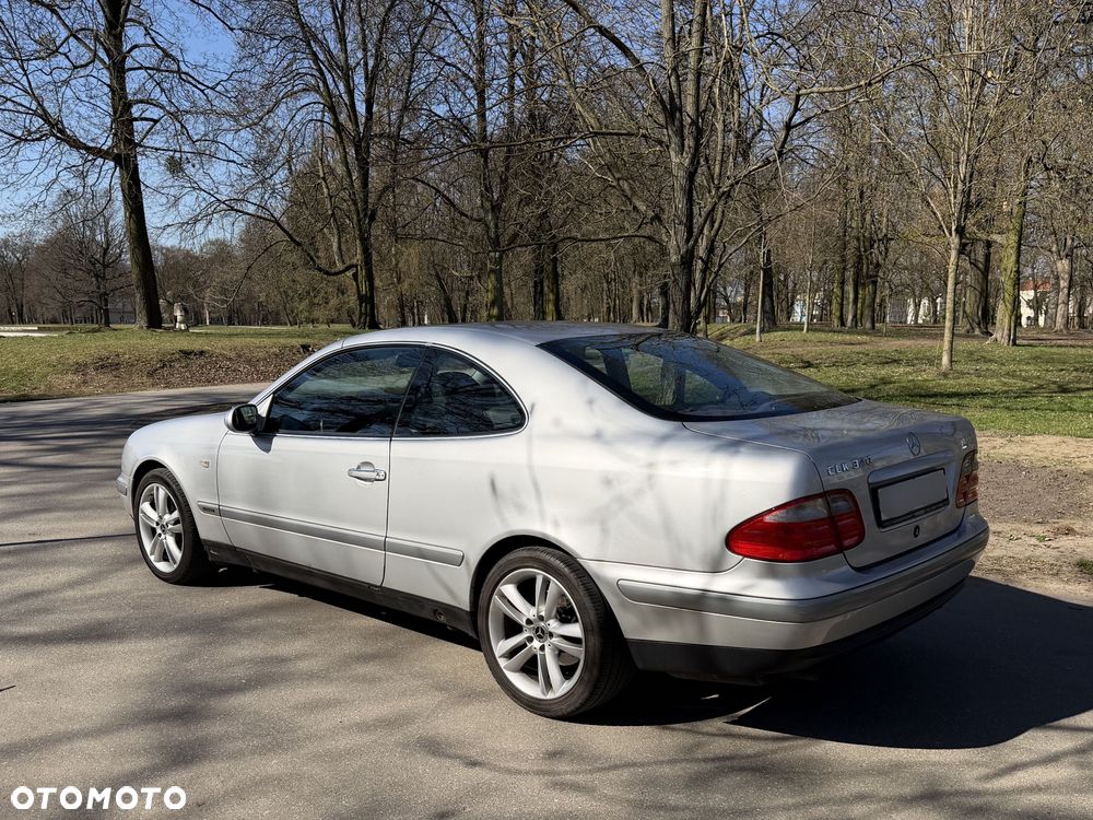 Mercedes-Benz CLK - 7