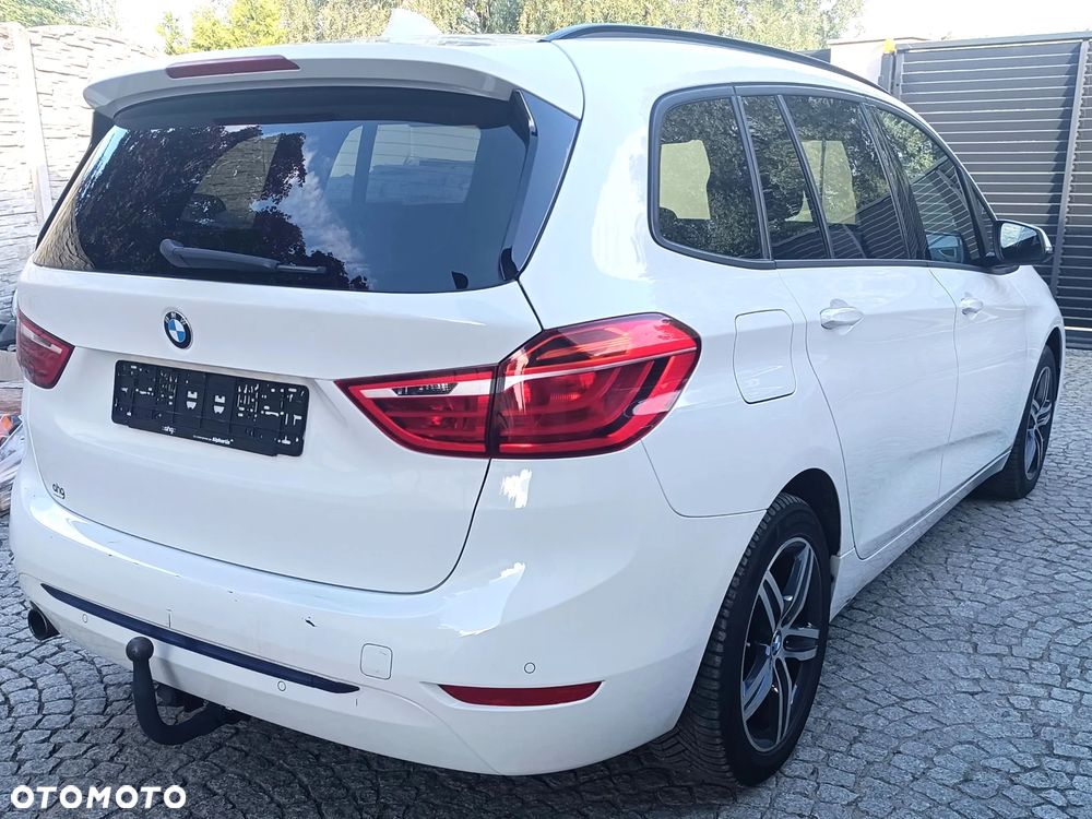 BMW Seria 2 218d Sport Line - 2