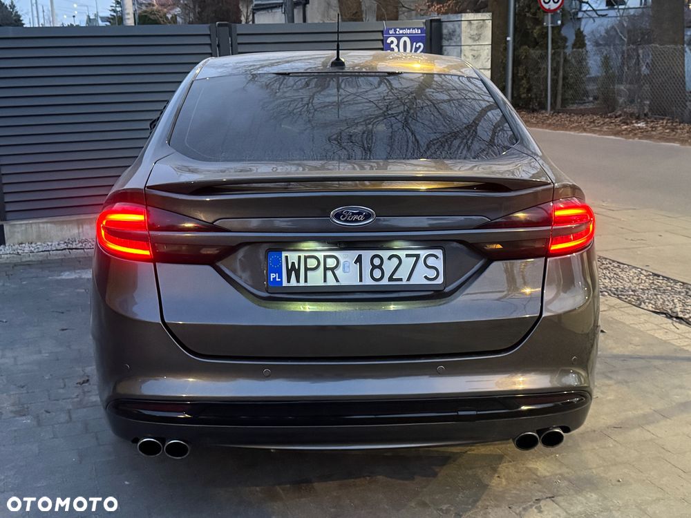 Ford Fusion - 13
