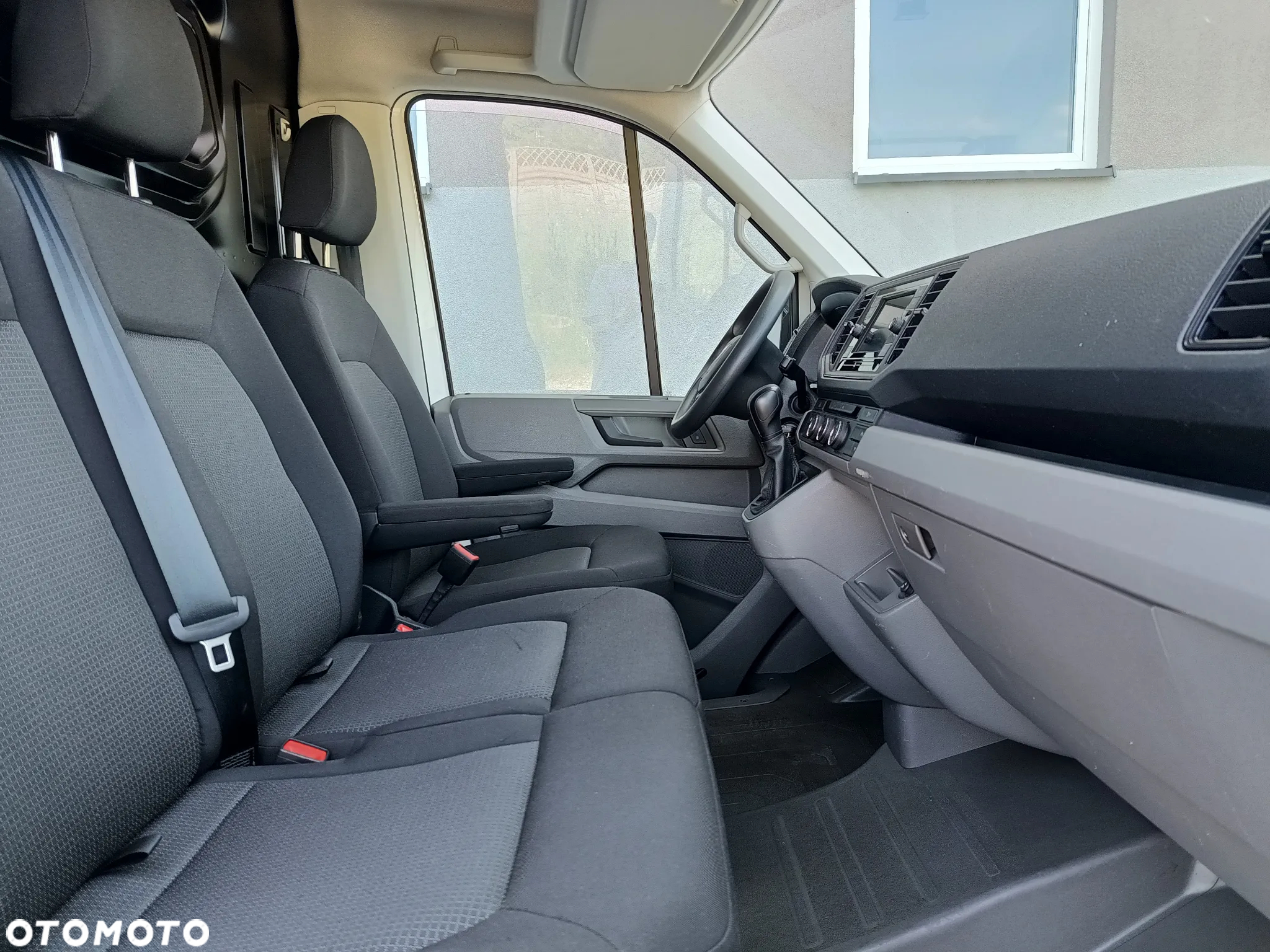 Volkswagen Crafter 3.180 Automat Długi - 26