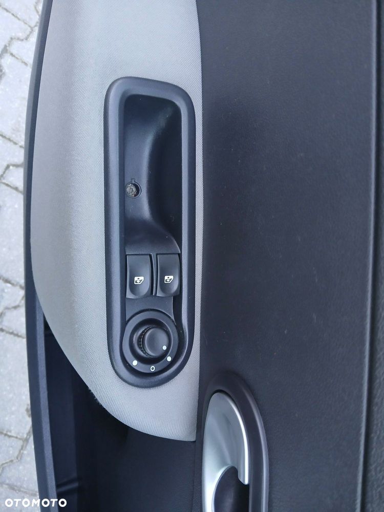 Renault Clio 1.2 16V Life - 15