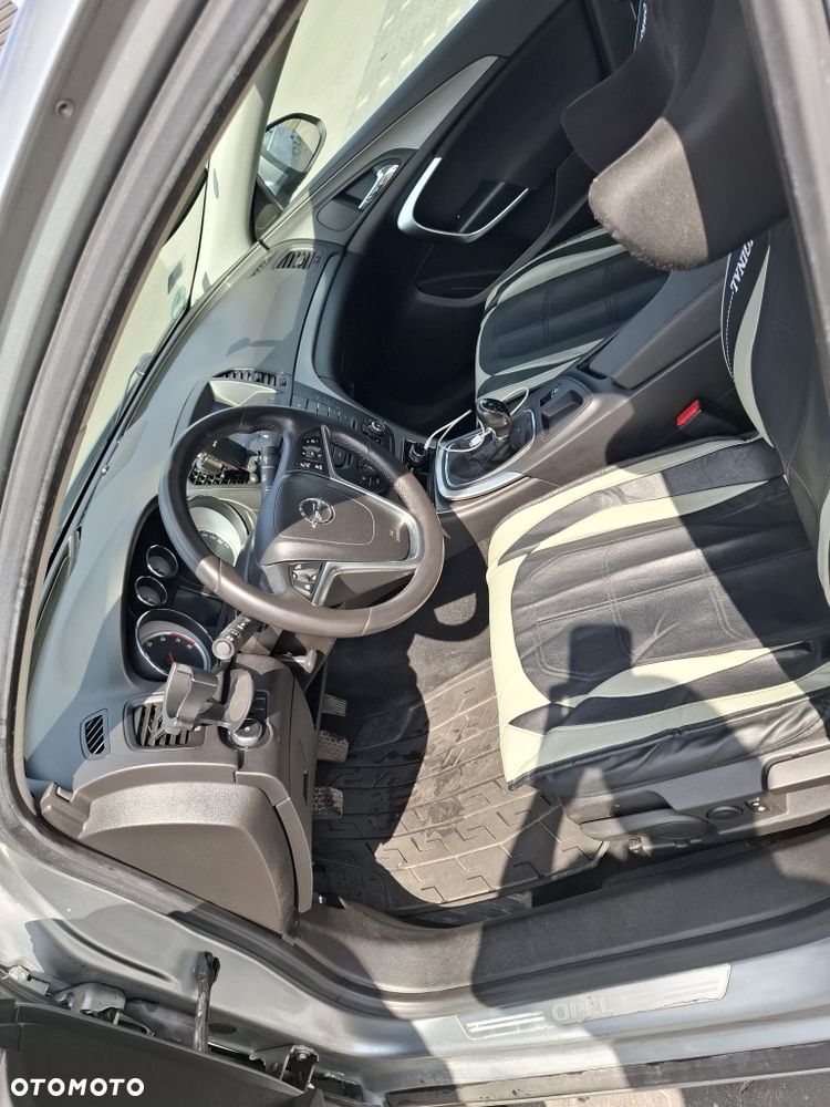 Opel Insignia 1.8 - 6