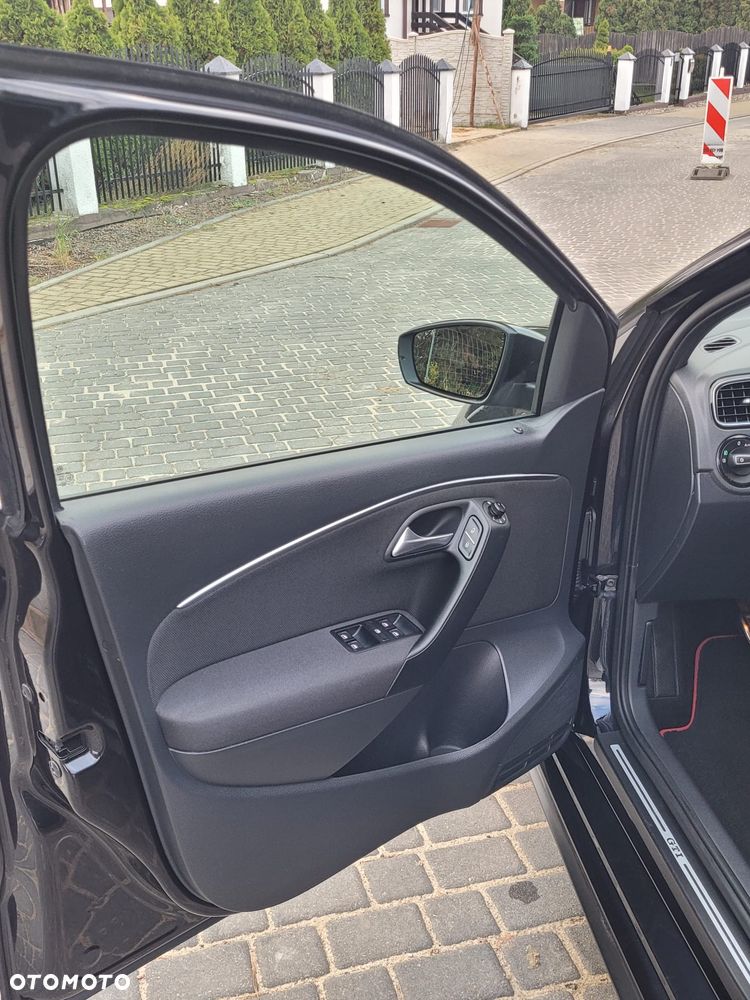 Volkswagen Polo 1.8 TSI BMT GTI - 26