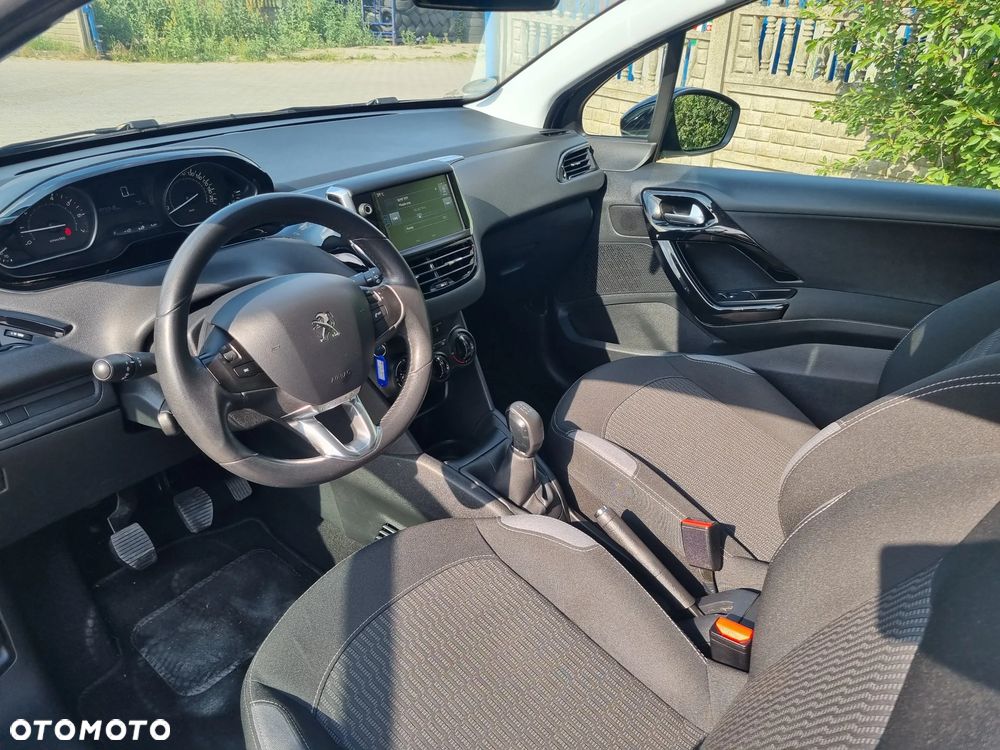 Peugeot 208 PureTech 82 Active - 11