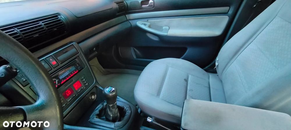 Audi A4 Limousine - 14