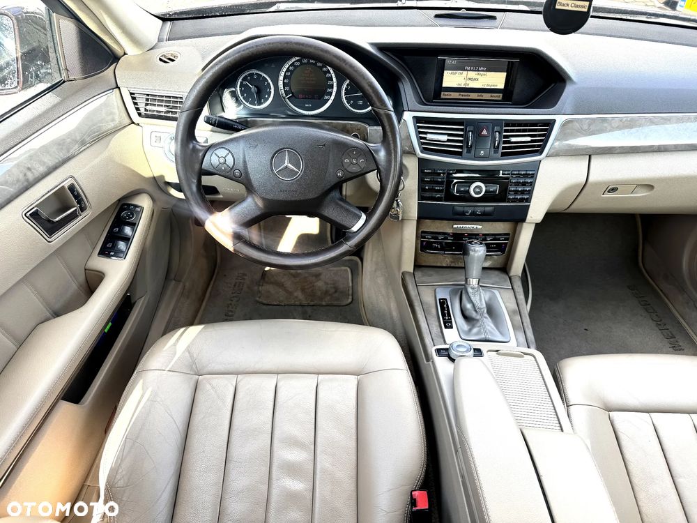 Mercedes-Benz Klasa E 250 CDI 7G-TRONIC Elegance - 26