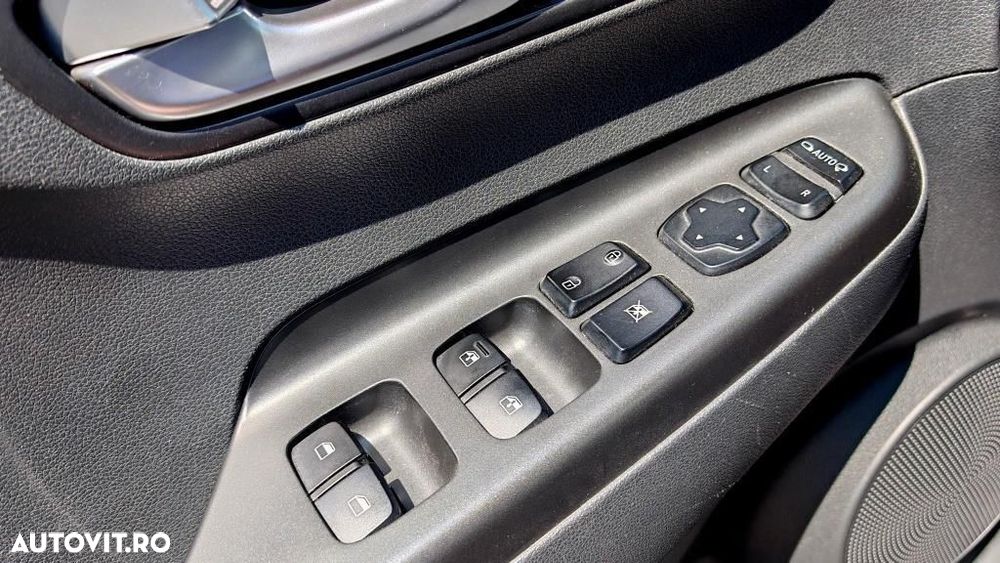Hyundai KONA - 25
