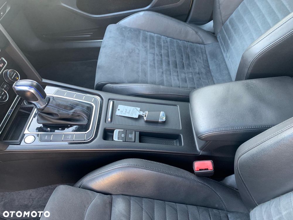 Volkswagen Passat - 21