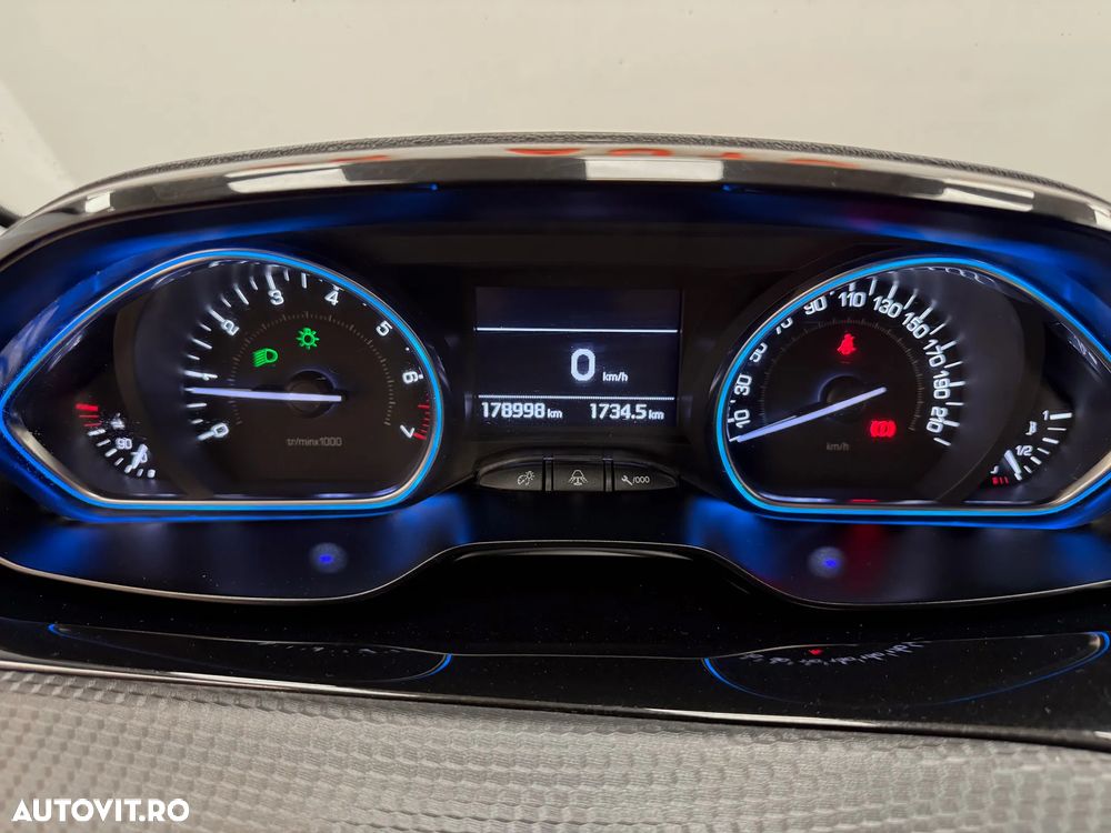 Peugeot 2008 PureTech 110 Stop&Start Allure - 23