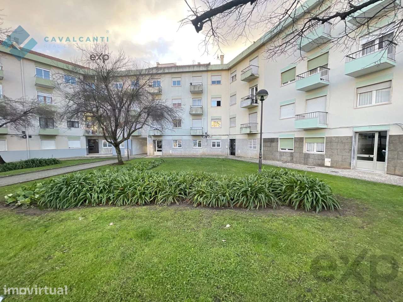 T2 para remodelar - Carnaxide  | Ideal para habitação própria ou inves - Grande imagem: 4/53
