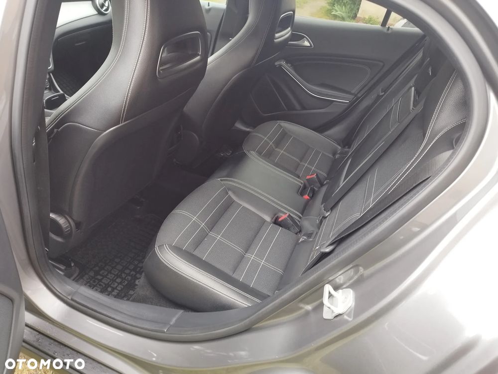Mercedes-Benz GLA 220 d 4Matic 7G-DCT - 7