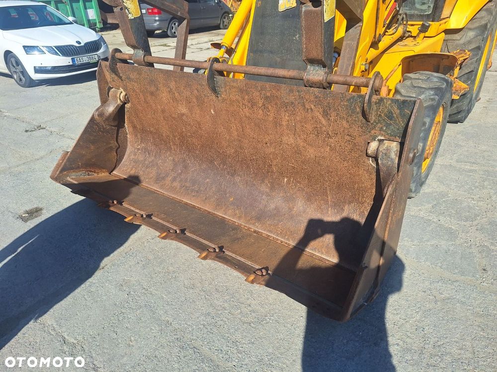JCB 3Cx 4X4 - 33