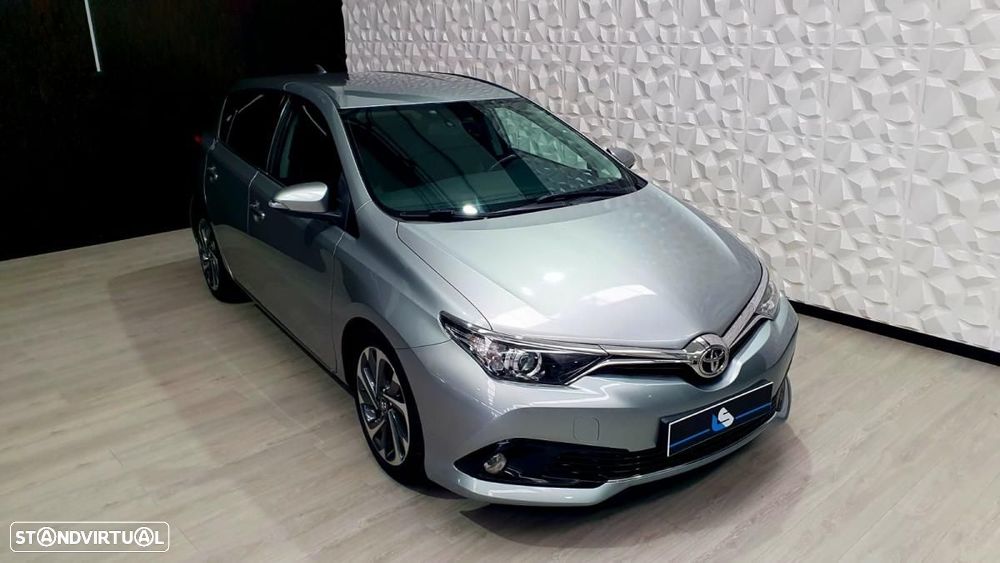 Toyota Auris 1.4 D-4D Com. +P.Techno+P.Sport - 6