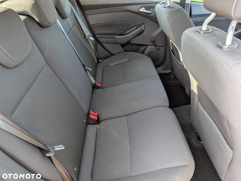 Ford Focus 1.6 Trend - 17