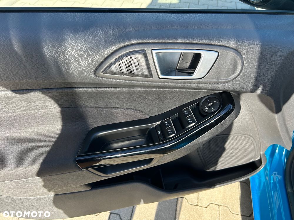 Ford Fiesta 1.0 EcoBoost S&S TITANIUM - 14