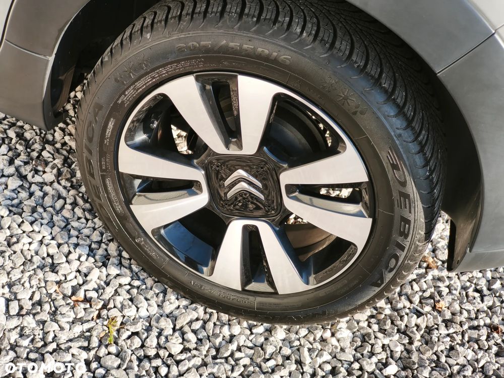 Citroën C3 1.2 PureTech Shine - 23