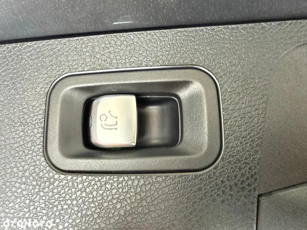 Mercedes-Benz Klasa E 300 de 4Matic 9G-TRONIC Avantgarde - 31