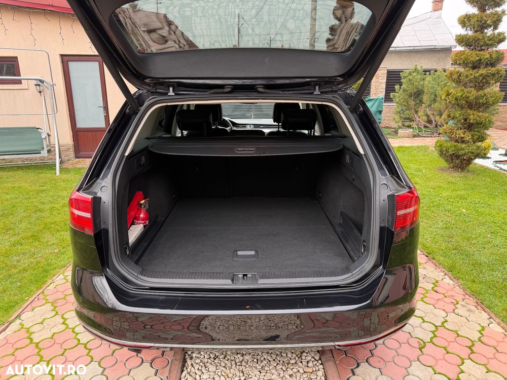 Volkswagen Passat Variant 2.0 TDI SCR DSG Highline - 16