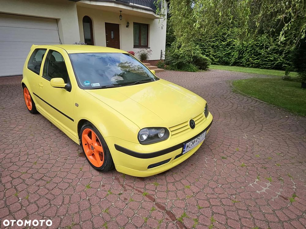 Volkswagen Golf - 2