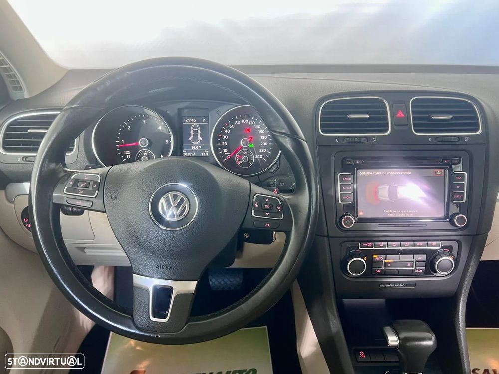 VW Golf 2.0 TDi Confortline DSG - 19